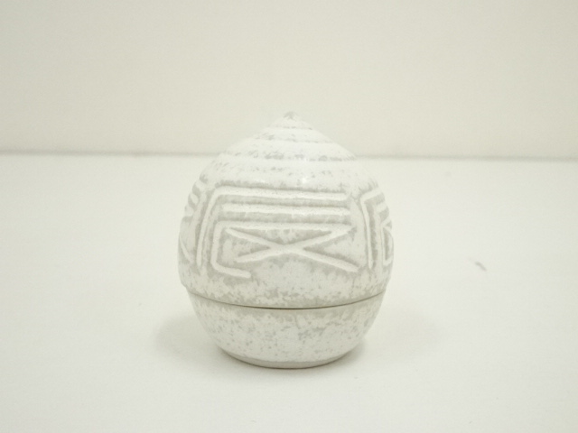  京焼　河合誓徳造　干支辰香合（箱付）